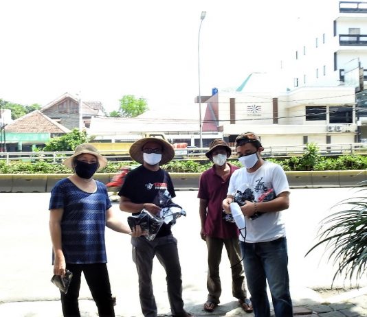 Memperingati Hari Kesehatan Dunia, JPIC OFM Bagikan Masker Gratis
