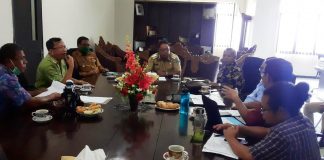Konferensi Pers Keuskupan Ruteng Hasil Pertemuan Tim Keuskupan Dan Bupati Manggarai Timur Tentang Penambangan Batu Gamping Dan Pabrik Semen