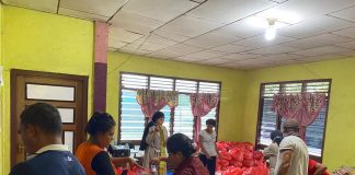 Saudari SFSC Ikut Serta Membagi Bantuan